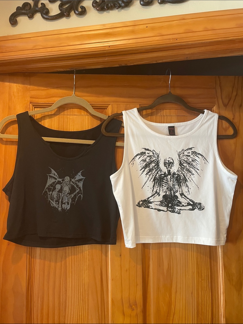 ROMWE Black & White Graphic Skeleton Wing Crop Tanks